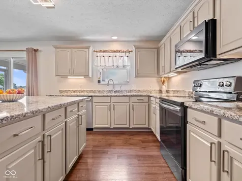 19215 Searay Drive Noblesville IN 46060
