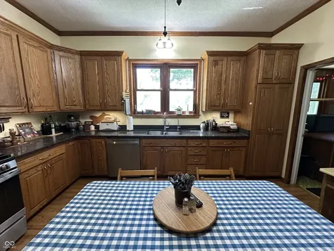 938 W 425 S Rockville IN 47872