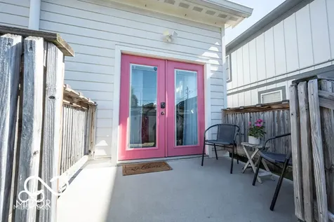 267 Iowa Street Indianapolis IN 46225