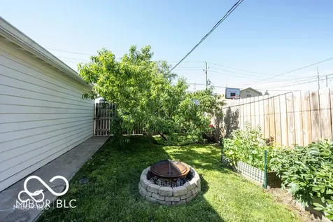 267 Iowa Street Indianapolis IN 46225