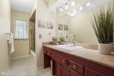 9505 Copley Drive Indianapolis IN 46260