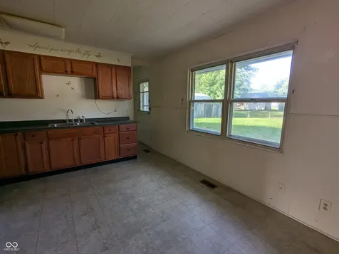 2627 N Routiers Avenue Indianapolis IN 46219