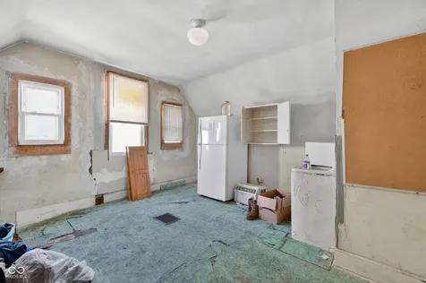 646 N Beville Avenue Indianapolis IN 46201