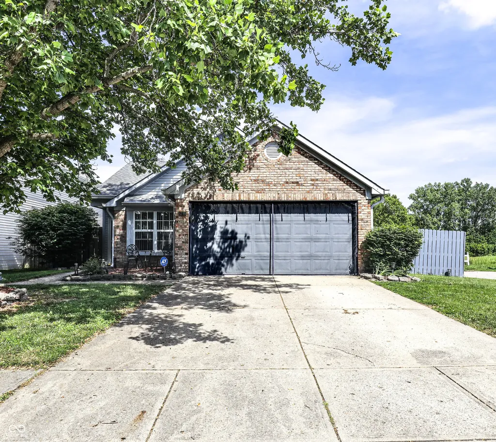 5739 Laurel Oak Place Indianapolis IN 46254