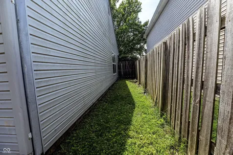 5739 Laurel Oak Place Indianapolis IN 46254