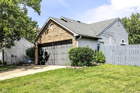 5739 Laurel Oak Place Indianapolis IN 46254
