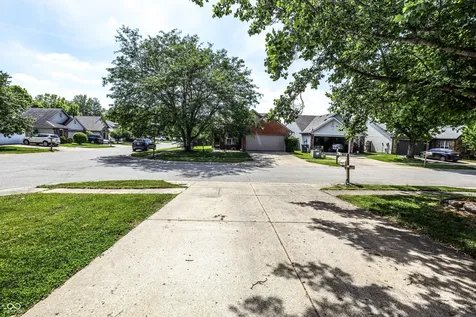 5739 Laurel Oak Place Indianapolis IN 46254