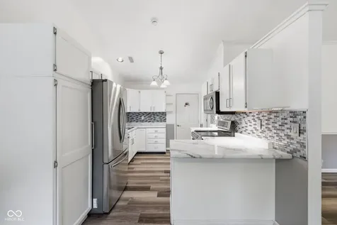 8449 Inland Drive Avon IN 46123