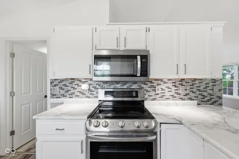 8449 Inland Drive Avon IN 46123
