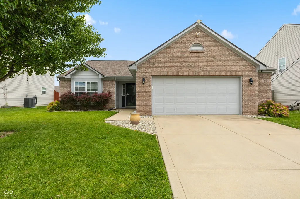 3463 Enclave Lane Greenwood IN 46143
