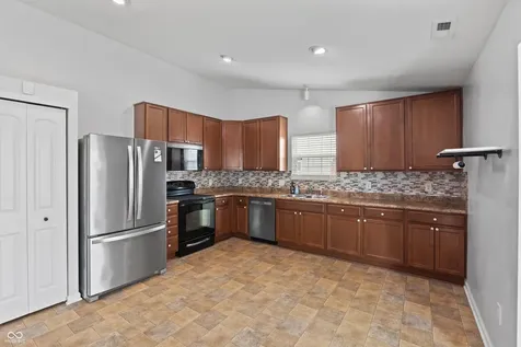 3463 Enclave Lane Greenwood IN 46143