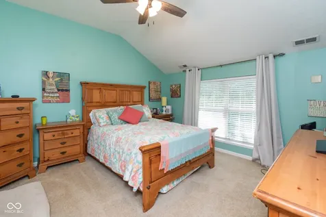 1499 Macintosh Court Avon IN 46123