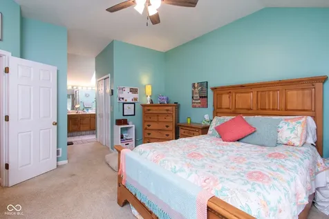 1499 Macintosh Court Avon IN 46123