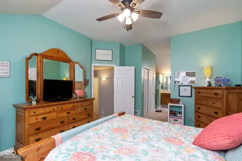 1499 Macintosh Court Avon IN 46123