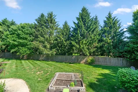 1499 Macintosh Court Avon IN 46123