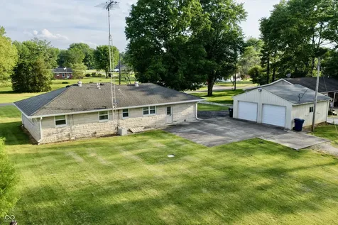 6742 E County Road 900 N Seymour IN 47274