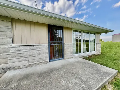 6742 E County Road 900 N Seymour IN 47274