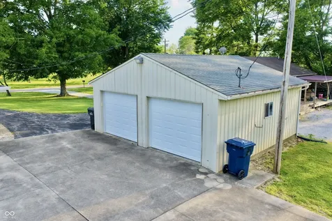 6742 E County Road 900 N Seymour IN 47274