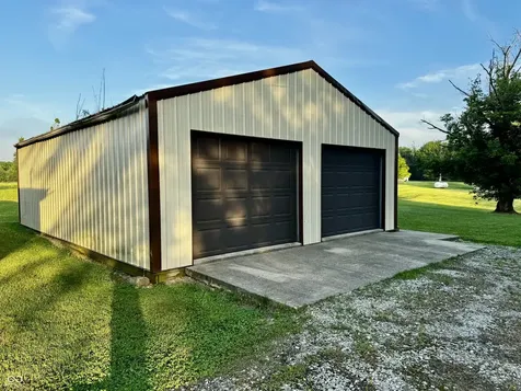 6742 E County Road 900 N Seymour IN 47274