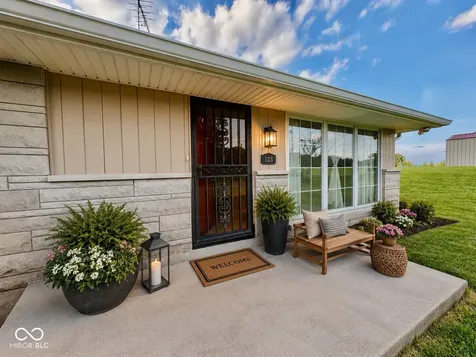 6742 E County Road 900 N Seymour IN 47274