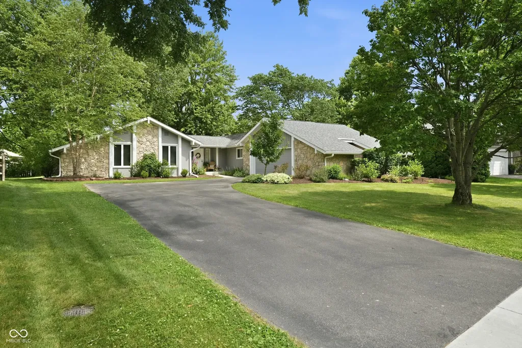 221 Aspen Way Noblesville IN 46062