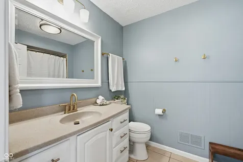 221 Aspen Way Noblesville IN 46062