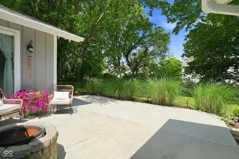 221 Aspen Way Noblesville IN 46062