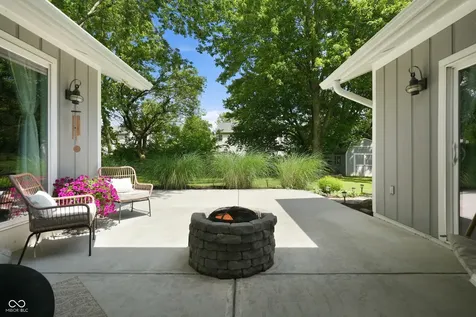221 Aspen Way Noblesville IN 46062