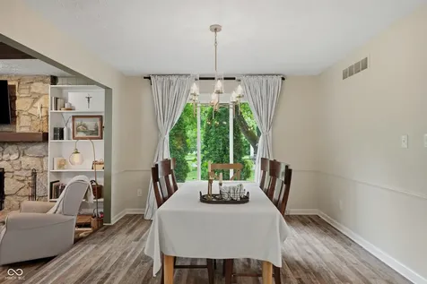 221 Aspen Way Noblesville IN 46062