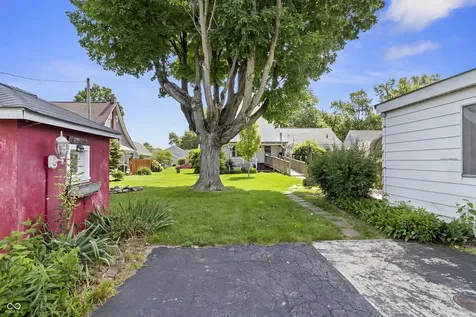 210 S West Street Pendleton IN 46064