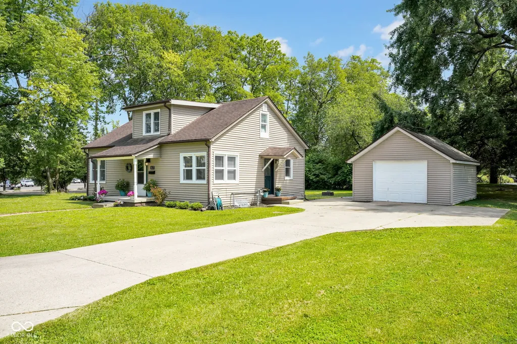 3127 13th Street Columbus IN 47201