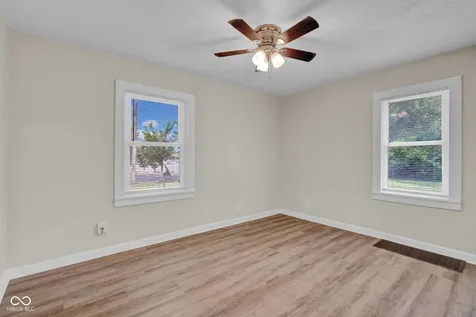 3127 13th Street Columbus IN 47201