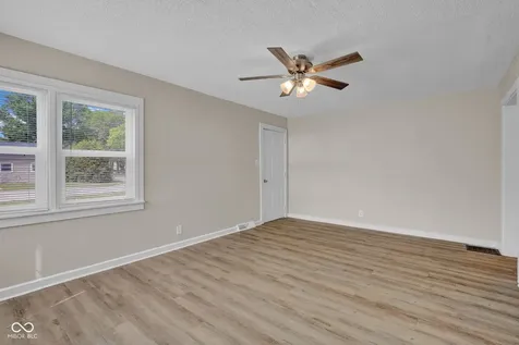 3127 13th Street Columbus IN 47201