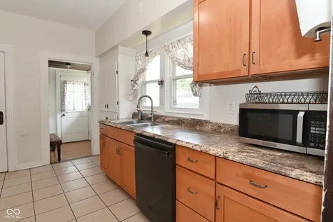 611 Wallace Avenue Indianapolis IN 46201
