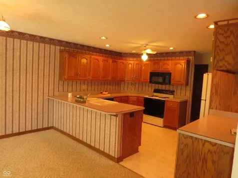 1136 N Manchester Drive Greenfield IN 46140