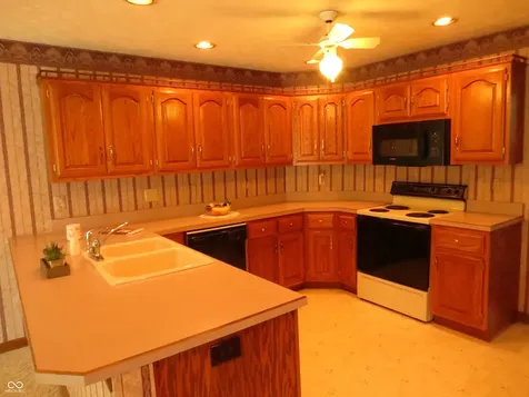 1136 N Manchester Drive Greenfield IN 46140