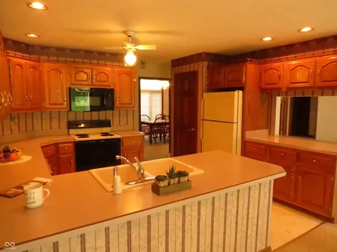 1136 N Manchester Drive Greenfield IN 46140