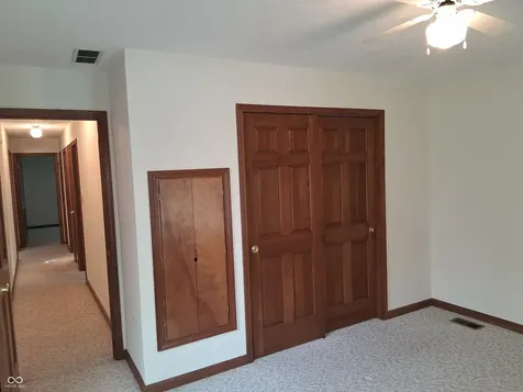 1136 N Manchester Drive Greenfield IN 46140