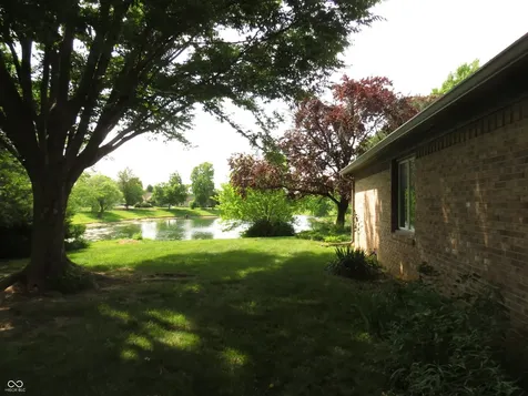 1136 N Manchester Drive Greenfield IN 46140