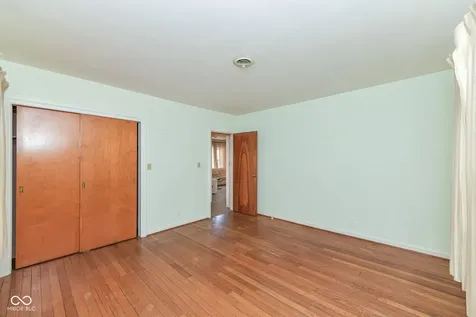 4627 E 65th Street Indianapolis IN 46220