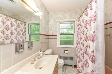 4627 E 65th Street Indianapolis IN 46220
