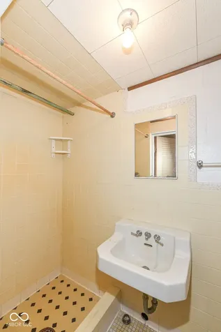4627 E 65th Street Indianapolis IN 46220