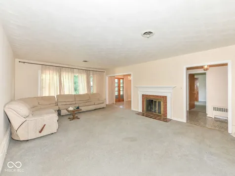 4627 E 65th Street Indianapolis IN 46220