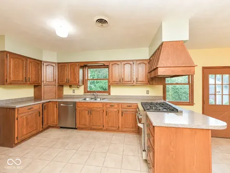 4627 E 65th Street Indianapolis IN 46220