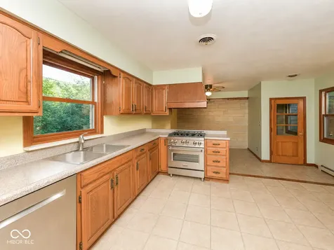4627 E 65th Street Indianapolis IN 46220