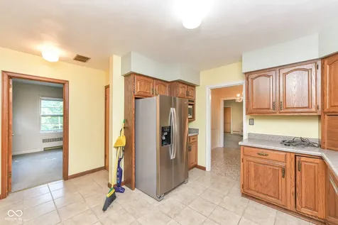 4627 E 65th Street Indianapolis IN 46220