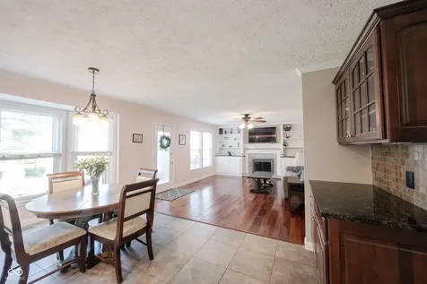 8677 Buffett Parkway Fishers IN 46038