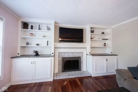 8677 Buffett Parkway Fishers IN 46038