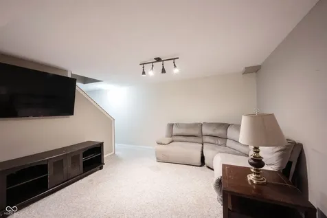 8677 Buffett Parkway Fishers IN 46038