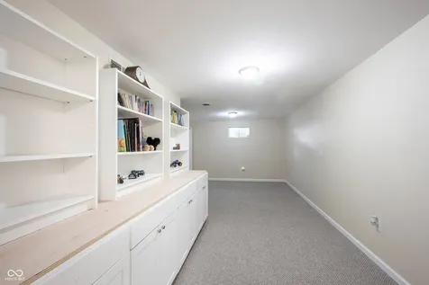 8677 Buffett Parkway Fishers IN 46038